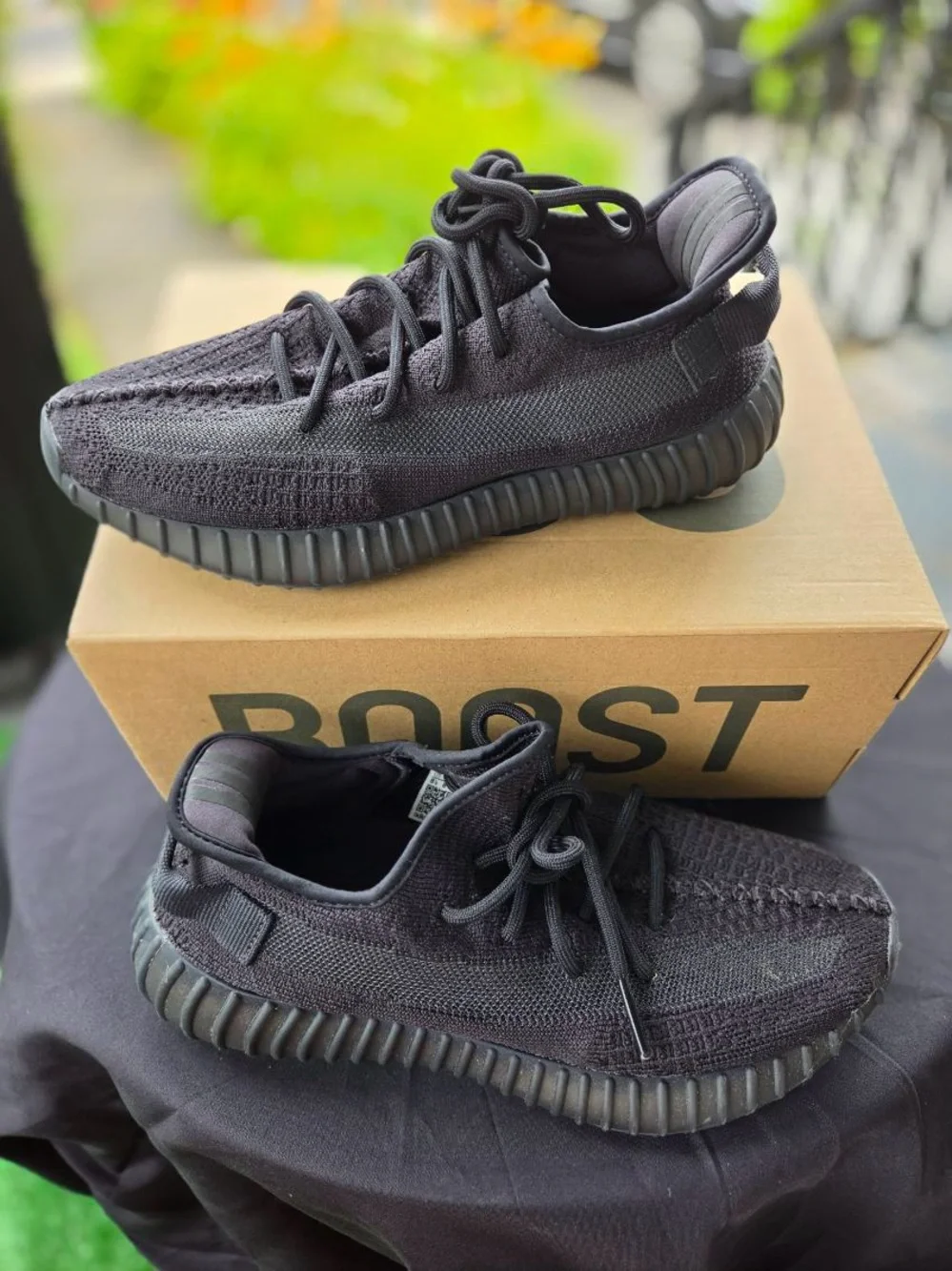 adidas Yeezy Boost 350 V2